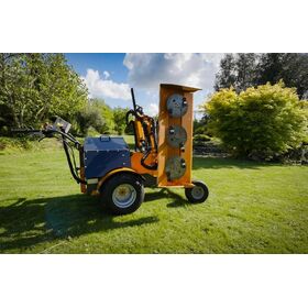 Hekilõikur Celest 250 (hüdrostaatilise käigukasti ja integreeritud roolil)